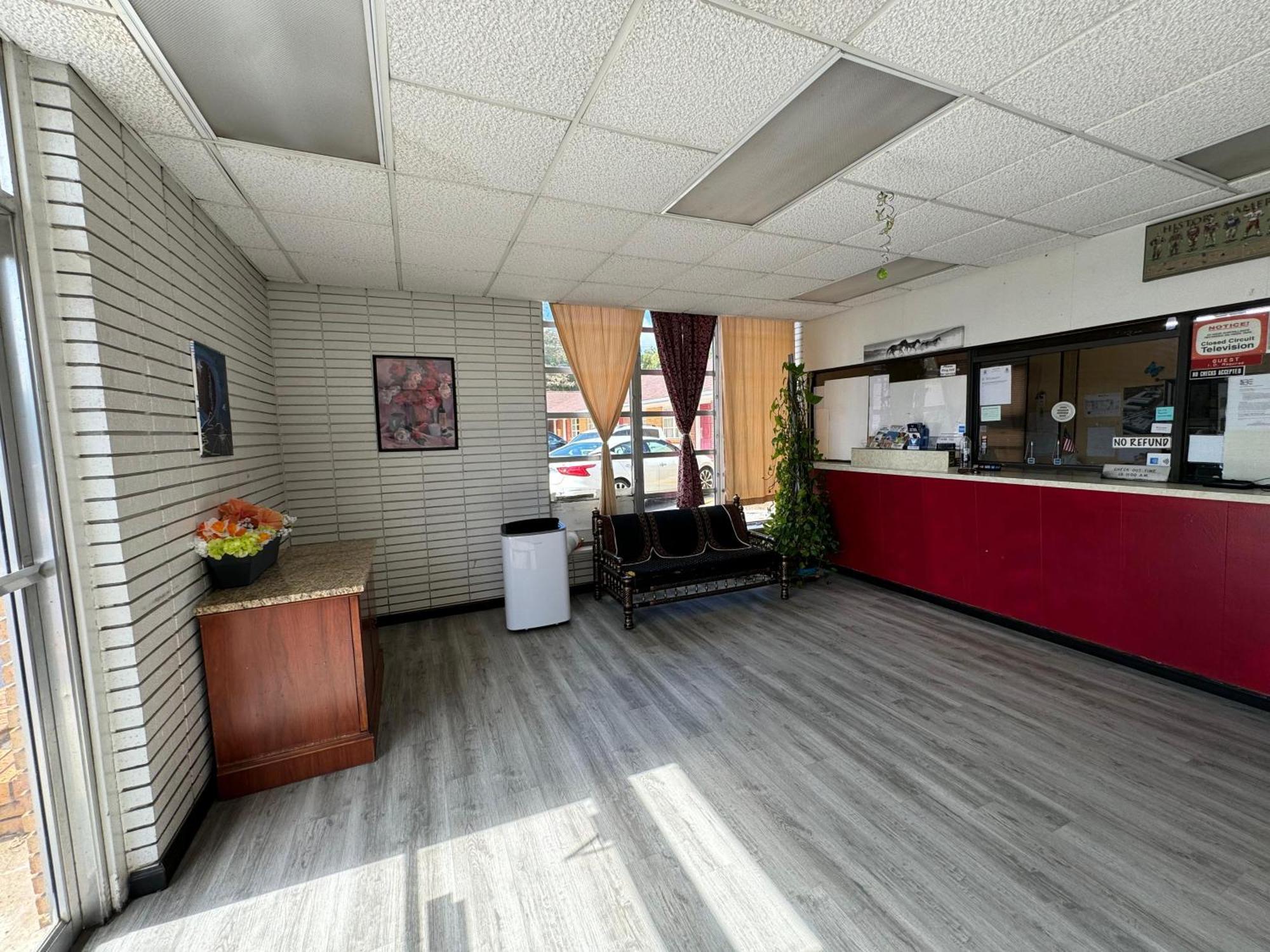 Travel Inn By Oyo Danville Us-29 Eksteriør billede